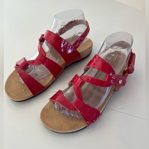 Vionic Paros Red Patent Leather Alligator Embossed Zig Zag Strappy Sandals‎